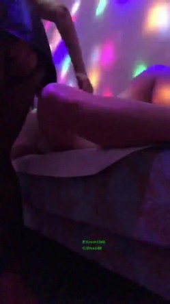 红灯区熟女【惠子阿姨】几位熟女阿姨一起参加淫乱群P 3男3女 淫乱啪啪，房间里充斥着淫靡的气息 截图11