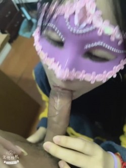 南宁卫生职校的可爱学妹李小霞 · 清纯如花，一线天美穴，吃鸡做爱 21V流出！ 截图7
