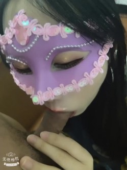 南宁卫生职校的可爱学妹李小霞 · 清纯如花，一线天美穴，吃鸡做爱 21V流出！ 截图11