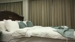探花朗李寻欢_代班上场高颜值外围小妹，穿上情趣黑丝掰开双腿舔B，口硬多姿势 截图15