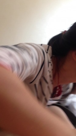 【经典流出】极品骚情良家少妇啪啪的日常流出，各式制服诱惑，口技一流 截图2