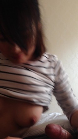 【经典流出】极品骚情良家少妇啪啪的日常流出，各式制服诱惑，口技一流 截图5