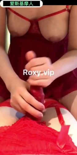 绿奴NTR淫妻 淫妻博主『cuckoldroxy』亲眼看着自己老婆的逼变成别人鸡巴的形状 亲自开车送老婆去挨操 绿奴的福音 截图11
