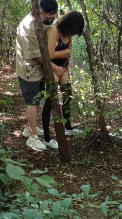 《贵在真实反差淫妻》顶级绿帽刷锅狠人，私密交流群东北夫妻淫乱群交内容曝光，商场户外超市露出3P野战相当开放 截图2