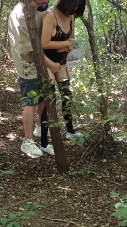 《贵在真实反差淫妻》顶级绿帽刷锅狠人，私密交流群东北夫妻淫乱群交内容曝光，商场户外超市露出3P野战相当开放 截图10