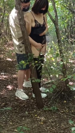 《贵在真实反差淫妻》顶级绿帽刷锅狠人，私密交流群东北夫妻淫乱群交内容曝光，商场户外超市露出3P野战相当开放 截图14