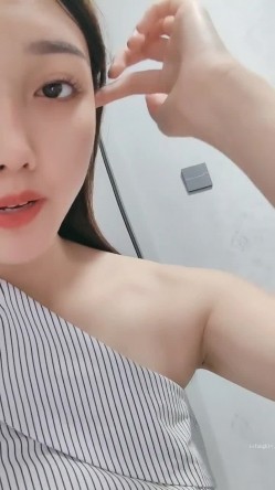 新人~学妹暑期兼职！【美少女圆】颜值明星一样~下海了，这腰线，大白臀，看的人秒硬，想插入进去爽一下 截图5