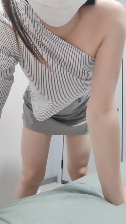 新人~学妹暑期兼职！【美少女圆】颜值明星一样~下海了，这腰线，大白臀，看的人秒硬，想插入进去爽一下 截图6