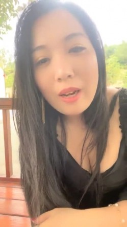 【你的户外小淫妇】商场公园地摊周边行人不少又紧张又激动水流了好多 截图3