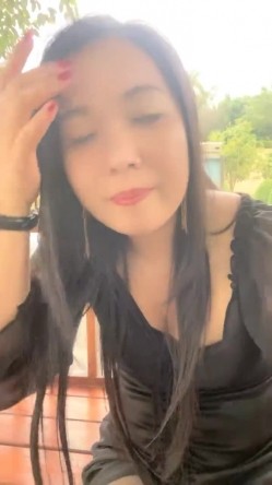 【你的户外小淫妇】商场公园地摊周边行人不少又紧张又激动水流了好多 截图5