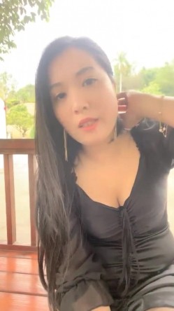 【你的户外小淫妇】商场公园地摊周边行人不少又紧张又激动水流了好多 截图7
