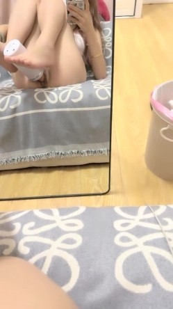新来的骚货，拜金女，开着特斯拉去车震，【柔柔早点睡】，KTV塞跳蛋，车震，酒店开房一条龙 截图7