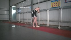 国内【水上乐园】换衣间沐浴区近景偷拍 美女如云淋浴换衣好身材一览无余 截图8