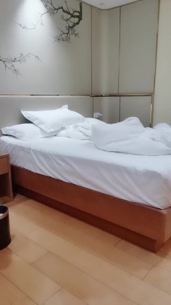 【婷婷小姐】，欲女养成记，坐标上海，酒店塞跳蛋，广场，公园，沪上阿姨果茶店，刺激的夹腿 截图2