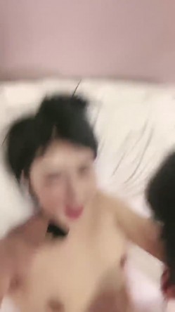 【汝汝汝】两大女神 两个妹子，女神被无套内射，超爽，欲仙欲死的小表情太销魂了，劲爆佳作 截图13