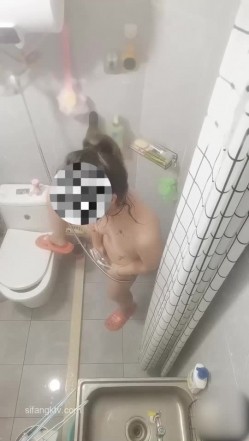 勾引偷情 大神房东勾引反差婊美女租客 附聊天记录生活照，洗澡时自慰超刺激，全过程5个文件夹整理好 截图12