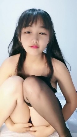 七彩美少女甜甜爱圈 这个主播厉害，经历了3次变化，孕妇-生孩后变奶妈-少妇（扮成少女） 截图10