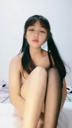 七彩美少女甜甜爱圈 这个主播厉害，经历了3次变化，孕妇-生孩后变奶妈-少妇（扮成少女） 截图14