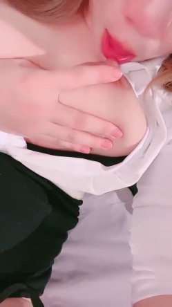骚逼奶妈【阿萧老师】道具自慰高潮，奶胀挤奶，大量出奶喷射，无毛一线天，掰逼诱惑 截图15