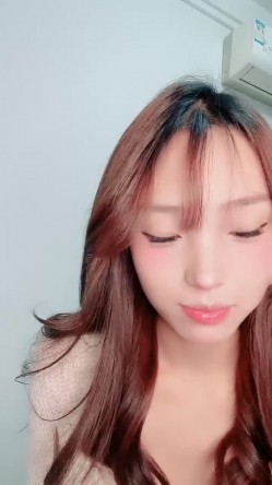颜值小太妹【静静香】新人下海，大尺度掰逼展示，裸舞诱惑，为大哥提供情绪价值 截图11