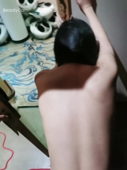 帆前即异乡~小民宿~ 和02年小女友一起大嗨P，开着房门，骚货的呻吟还是忍不住叫了出来，胆儿真大！ 截图8