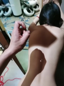 帆前即异乡~小民宿~ 和02年小女友一起大嗨P，开着房门，骚货的呻吟还是忍不住叫了出来，胆儿真大！ 截图11