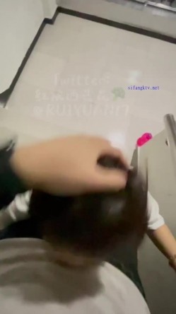 露脸才是王道！推特优质网黄约炮大佬【红烧西蓝花】粉丝群内福利完结篇~玩肏各类一字马外围模特 截图7