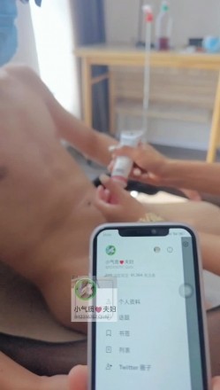《极品反差 淫妻》价值千元顶级山东绿帽癖NTR淫乱夫妇【小气质】私拍诚邀各界实力单男3P露出相当火爆完整合集 截图7