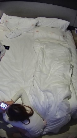酒店偷拍 假期连续3天入住学生情侣可爱甜妹萌妹子用足交换男友跳蛋安慰她小穴 截图4
