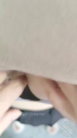 乱伦大神【嫂子的致命诱惑】，哥哥在沙发上睡着了帮嫂子挤奶顺便让嫂子给我口真刺激 截图6