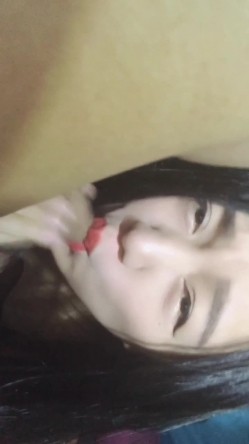 野外露营的那些隐私，名贵少妇，气质人妻，帐篷外风唿唿滴，里面激情战火燃烧，淫声不断，翻云覆雨后口爆，美滋滋！ 截图16