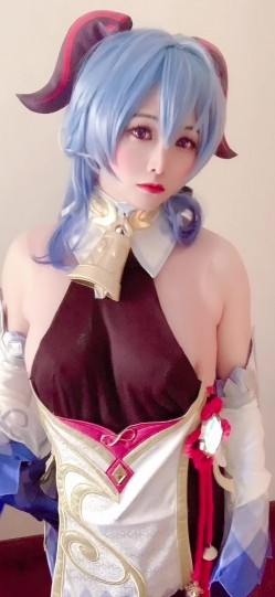 sola酱 sola酱也要成为双马尾 国产极品CD自称未服药物，面容甜美精致，喜欢COS各种动漫角色 截图2