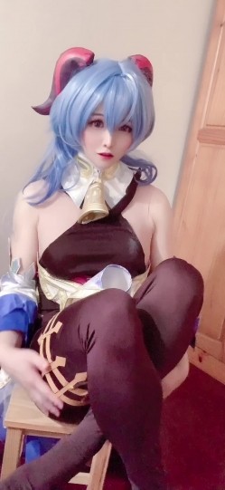 sola酱 sola酱也要成为双马尾 国产极品CD自称未服药物，面容甜美精致，喜欢COS各种动漫角色 截图4