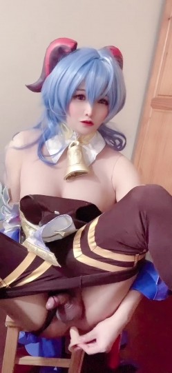 sola酱 sola酱也要成为双马尾 国产极品CD自称未服药物，面容甜美精致，喜欢COS各种动漫角色 截图8