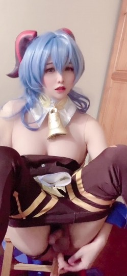 sola酱 sola酱也要成为双马尾 国产极品CD自称未服药物，面容甜美精致，喜欢COS各种动漫角色 截图11