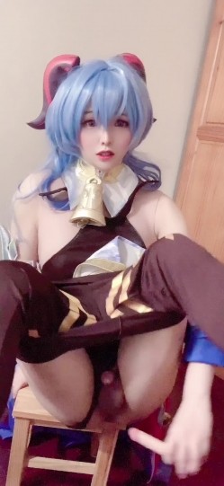 sola酱 sola酱也要成为双马尾 国产极品CD自称未服药物，面容甜美精致，喜欢COS各种动漫角色 截图13