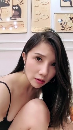 【桃花文化雪儿】肤白貌美大长腿女神 魔鬼身材 致命诱惑 脱衣裸舞 尽情自慰 好爽 截图2