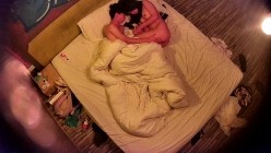主题宾馆上帝视角真实偸拍，大学生情侣一丝不挂滚床单，好身材大波妹子老司机啊，口交足交全自动女上位 截图12