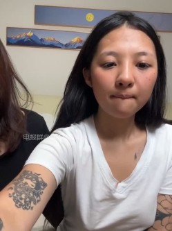 ️精神小妹【chunxiaoquqn】新晋精神小妹团播、几个年轻闺蜜一起下海赚钱 截图12