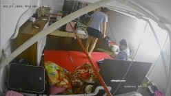 【极品稀缺 ️破解摄像头】极品服务员宿舍日常 ️小姐姐年轻美乳好坚挺 穿搭职业装制服很有气质 距离超近 高清1080P版 截图13
