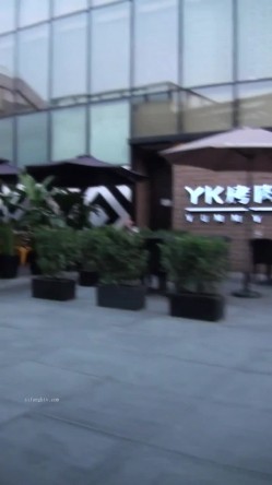 商场超市大师极限贴身CD超多漂亮小姐姐裙内~亮点太多各种骚丁露臀还有几个直接真空露逼真通风啊 截图8