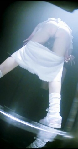 夜总会酒吧女厕后拍各种黑丝高跟 美女如云 黄毛妹子月经流量大屁股染成了大红桃 截图9