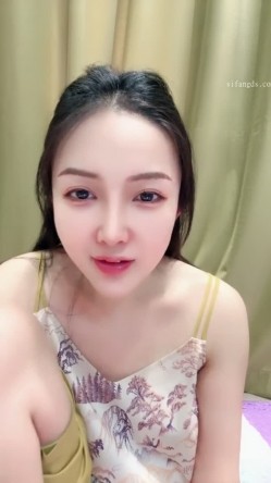 有身材，有曲线，爆乳完美，【初雪】脱光光，极品御姐肤白貌美，淫荡的液体缓缓流出 截图14