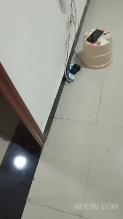 我爸是不是就这样艹妳,恋母小哥撩个56岁奶奶级阿姨,带些小吃到她家吃饱喝足艹老茓 截图1
