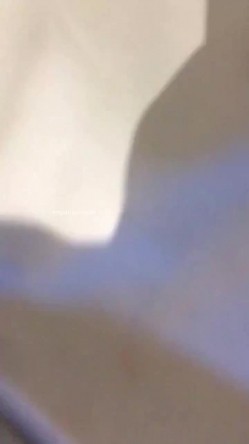 〖绿帽淫妻女神堕落〗绿帽大神献妻领导，亲自开车送骚妻和领导去旅游 把自己的妻子带出去让人当母狗调教 截图16