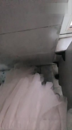 现在的大学生真会玩在大学政治课上老师在讲三大攻坚战和五位一体总布局妹子竟在底下玩跳蛋 截图11