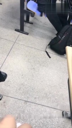 现在的大学生真会玩在大学政治课上老师在讲三大攻坚战和五位一体总布局妹子竟在底下玩跳蛋 截图16
