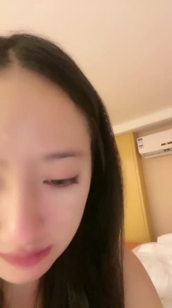 极品少女颜值女神！自己摸奶抠逼 逼毛又黑又密 吃鸡啪啪 舌吻69互舔~无套射一身被干的翻白眼 截图10