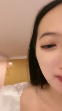 极品少女颜值女神！自己摸奶抠逼 逼毛又黑又密 吃鸡啪啪 舌吻69互舔~无套射一身被干的翻白眼 截图14