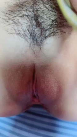 马尾辫子网红妹子，露脸口交无套啪啪操逼一线天后入蜜桃臀大屁股射在阴毛上 截图6